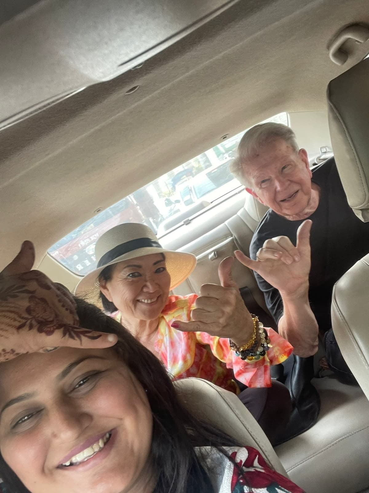 Guests in the car on the way to the first stop